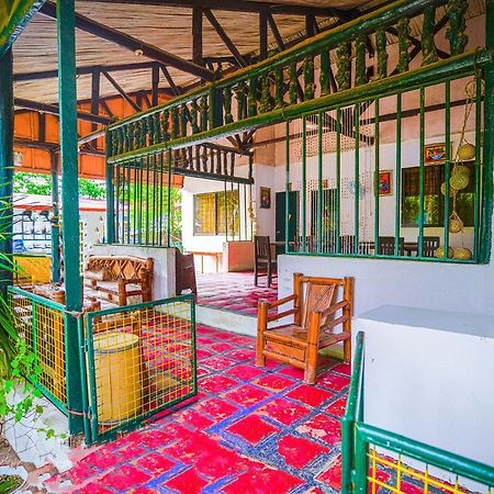 Oyo 875 Madhavi Beach Resort Balibago Exterior foto